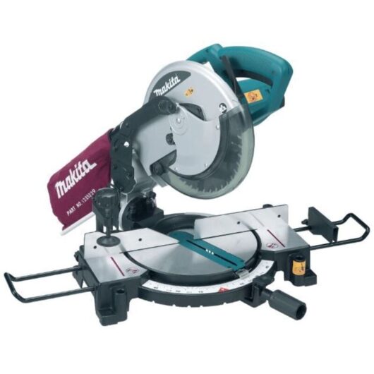MLS100N 240v Mitre saw 255mm blade - Makita